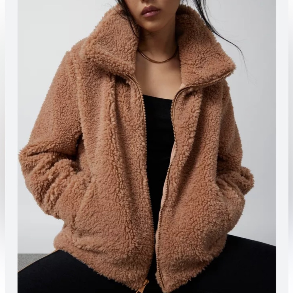 Beyond Yoga take flight fleece- Cozy Tan Sherpa Jacket